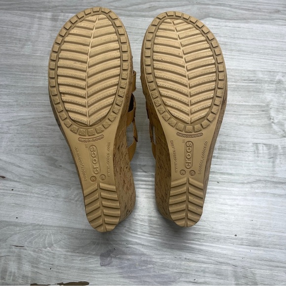 CROCS A Leigh Slip On Leather Tan Camel Brown Strappy Cork Wedge Sandals size 9 - Picture 8 of 14